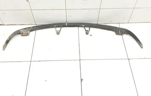Volkswagen Golf V Front bumper lip 1K0805915