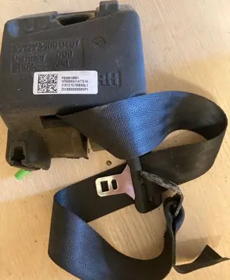 Volvo XC60 Rear seatbelt 39818861 34060407 34147751