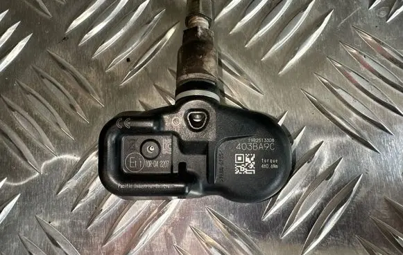 Lexus RX 450H Tire pressure sensor 10R048207
