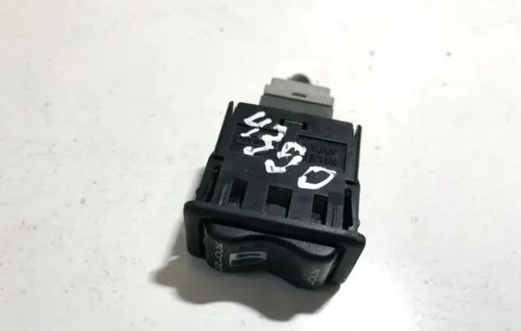 Nissan Primera Electric window control switch 3225z