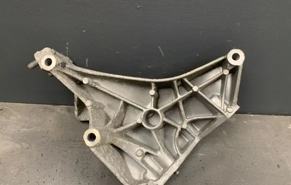 Volkswagen Polo V 6R Engine mounting bracket 03P199206V200 03P199206
