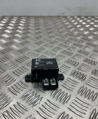 BMW 3 G20 G21 Coolant fan relay 9198302
