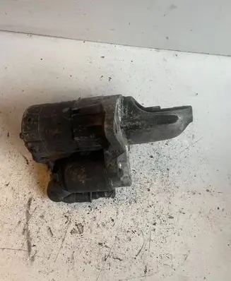 Subaru Legacy Starter motor M000T83981