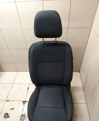 Isuzu D-Max Front driver seat 