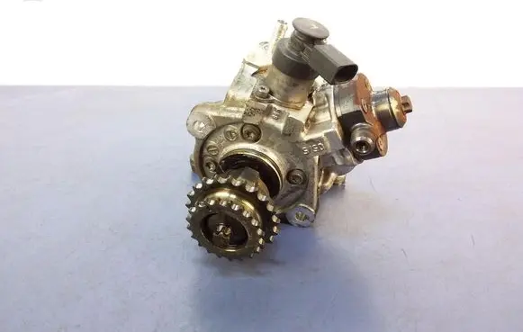 BMW X3 F25 Fuel injection high pressure pump 7810696