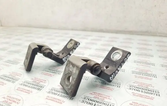 Skoda Octavia Mk2 (1Z) Front door hinge set 6Y0831412D 6Y0833402C