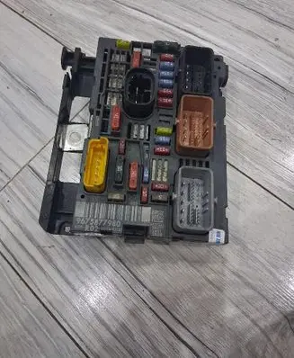 Citroen C5 Fuse box set 9675877980