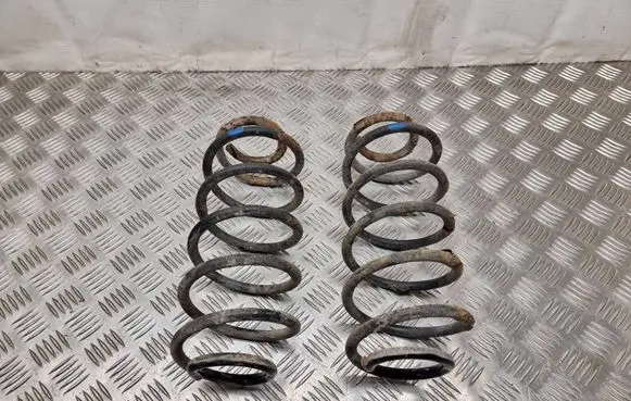 Toyota Yaris Rear coil spring 