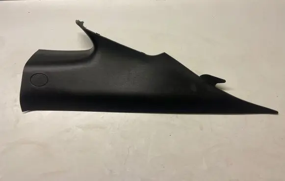 Hyundai Genesis (C) pillar trim 858502M000