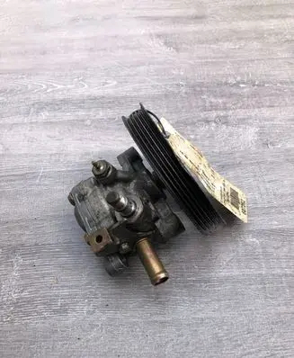 Mitsubishi Carisma Power steering pump