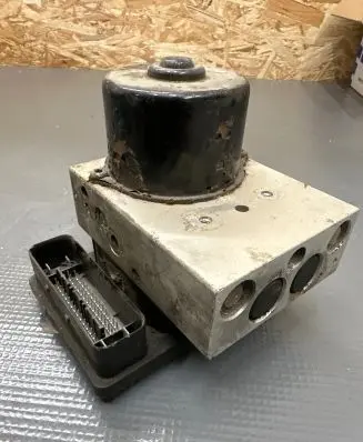 Volvo S60 ABS Pump 0040139600 30714958 10092504113