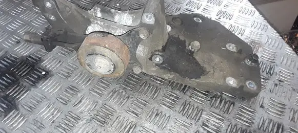 Nissan X-Trail T30 Generator/alternator bracket 