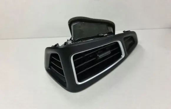 Ford Focus Dashboard side air vent grill/cover trim