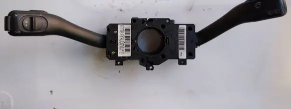 Volkswagen Golf IV Indicator stalk 8L0953513H