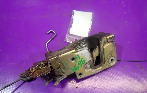 Volkswagen Transporter - Caravelle T4 Front door lock 