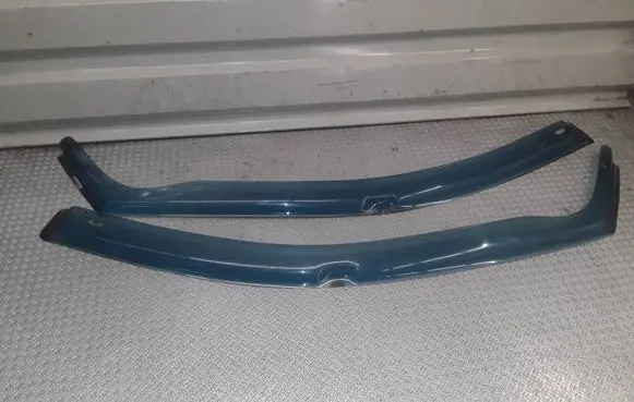 Chrysler Voyager Front door wind deflector 