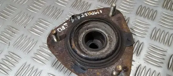 Subaru Impreza I Coil spring mount 