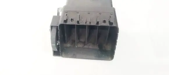 Volkswagen Touran I Dash center air vent grill