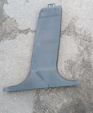 (B) pillar trim (bottom)