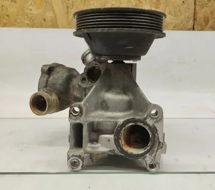 Mercedes-Benz E W124 Water pump 1032002001 1032003701 1032002601
