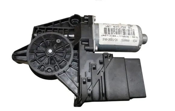 Volkswagen PASSAT B5.5 Rear door window regulator motor 3B9839752BC