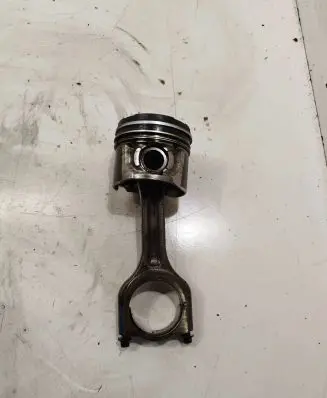 Citroen Berlingo Piston with connecting rod