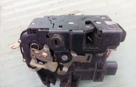 Audi A6 S6 C5 4B Rear door lock 4B0839016B PA6650WGF