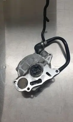 Audi A4 S4 B8 8K Vacuum pump 03L145100