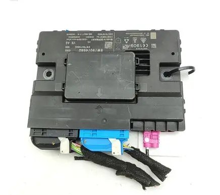 Audi A5 Gateway control module 8W7907468D 8W7907468C