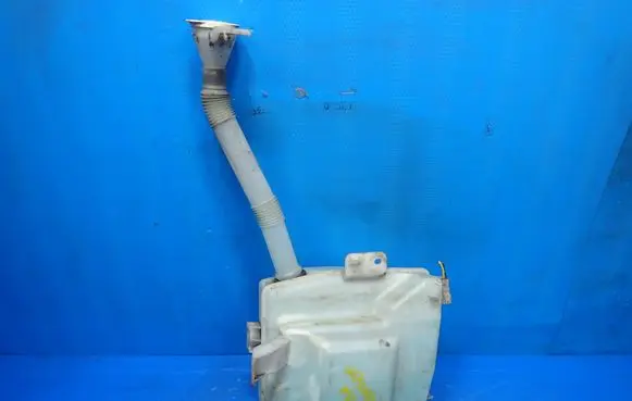 Mitsubishi ASX Windshield washer fluid reservoir/tank 