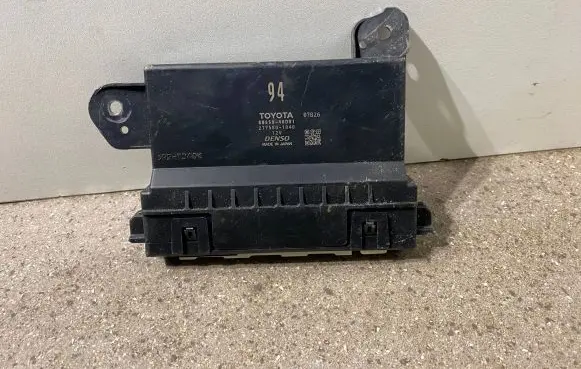Lexus RX 450H Other control units/modules 8865048D01 2775001040