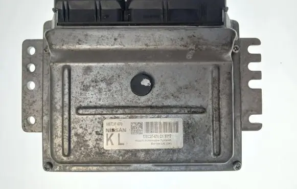 Nissan Note (E11) Engine control unit/module MEC37670 9Y17