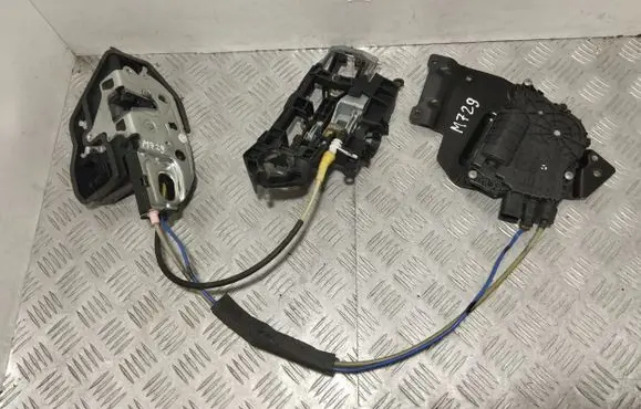 BMW 6 F06 Gran coupe Rear door lock 7276322