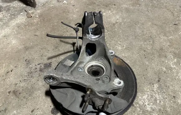 Volkswagen PASSAT B8 Front wheel hub spindle knuckle