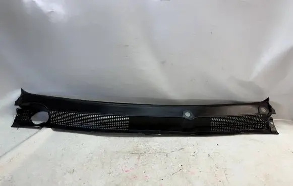 Dacia Sandero III Wiper trim 668114109R