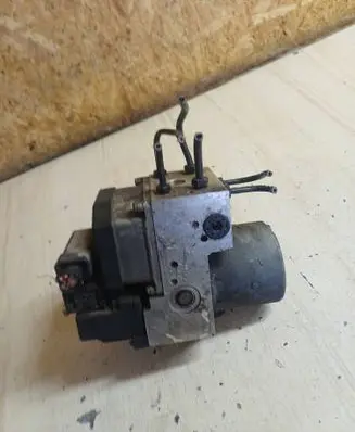 Volkswagen PASSAT B5.5 ABS Pump 8E0614111AH 0265220525