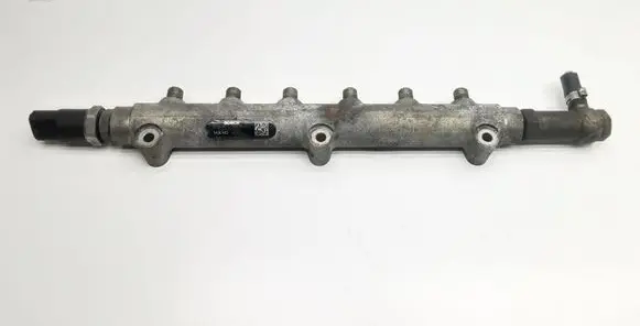 Volvo S80 Fuel main line pipe 8658252 0445215010