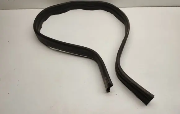 Mercedes-Benz CLS C218 X218 Engine compartment rubber A2126280800