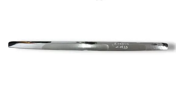 Ford Focus Front grill 8M518666BC