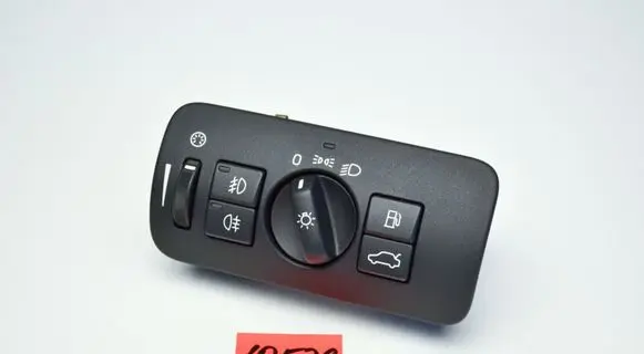 Volvo V70 Light switch 30739434