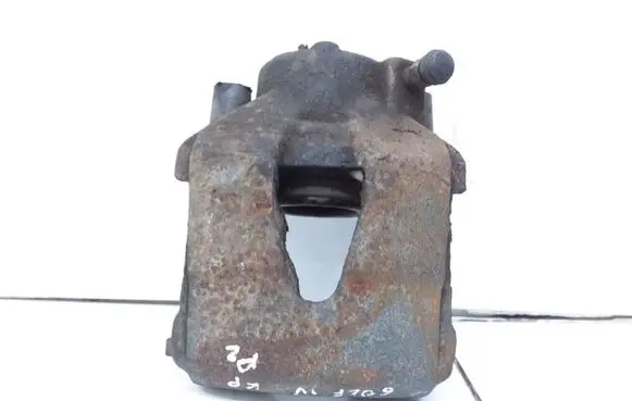 Volkswagen Golf IV Front brake caliper