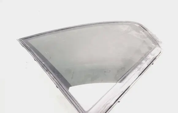 BMW 7 E65 E66 Rear vent window glass AS2