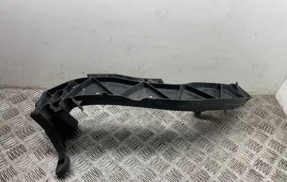 Headlight/headlamp mounting bracket