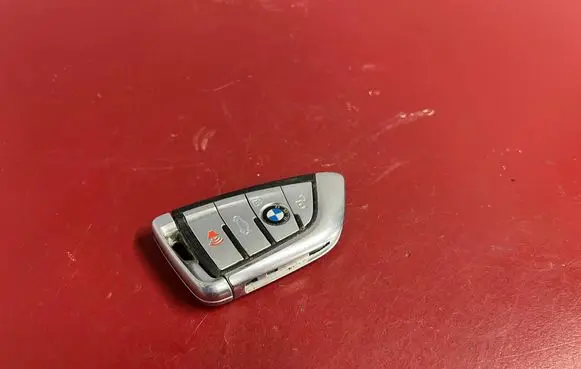 BMW X5 G05 Ignition key/card 8708362