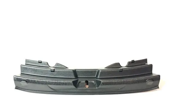 Trunk/boot sill cover protection