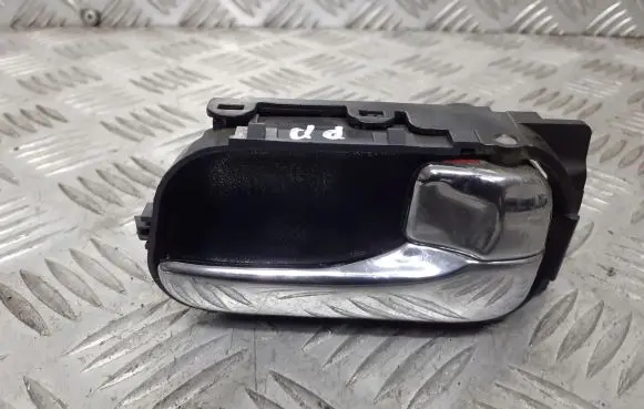 Nissan Primera Front door exterior handle
