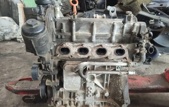 Volkswagen Golf V Engine