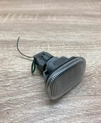 Toyota Corolla Verso AR10 Front fender indicator light 019012