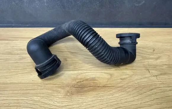 Skoda Octavia Mk2 (1Z) Breather/breather pipe/hose 1K0131149C