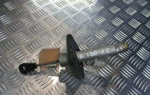 Nissan Primera Clutch slave cylinder 